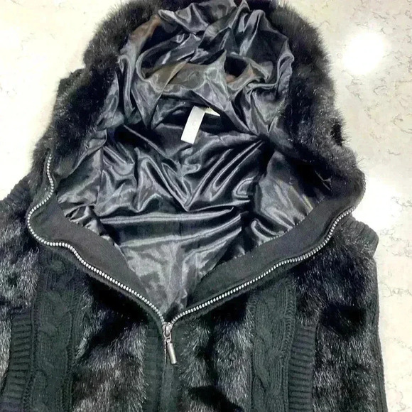 Green Tea Black Vest - Picture 3 of 13